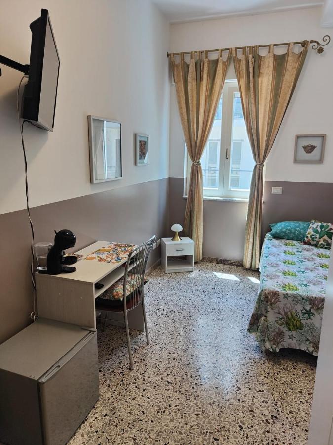 I Mori In Campidoglio Affitta Camere SantʼAgata di Militello Exterior foto